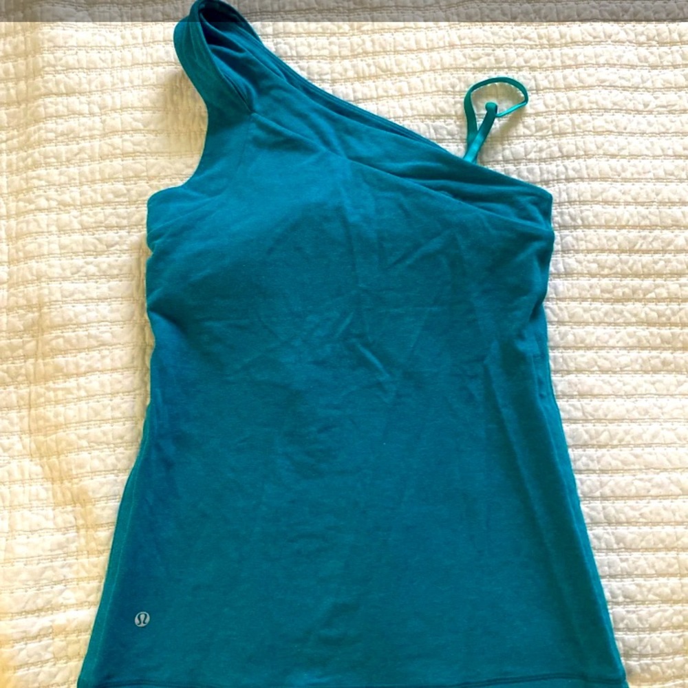 Lululemon tank size 8